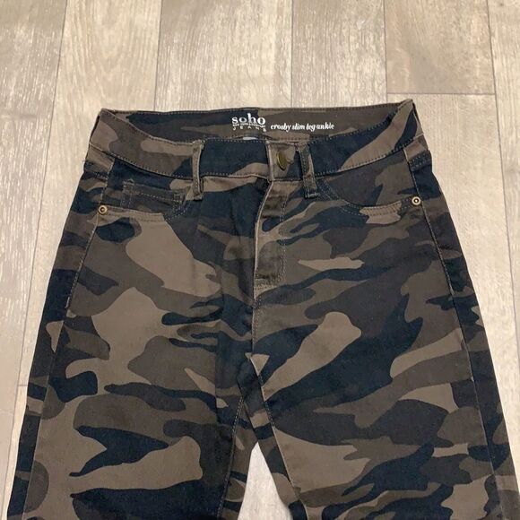 Womens SoHo Crosby Leg Ankle Camouflage Pants - Picture 3 of 7